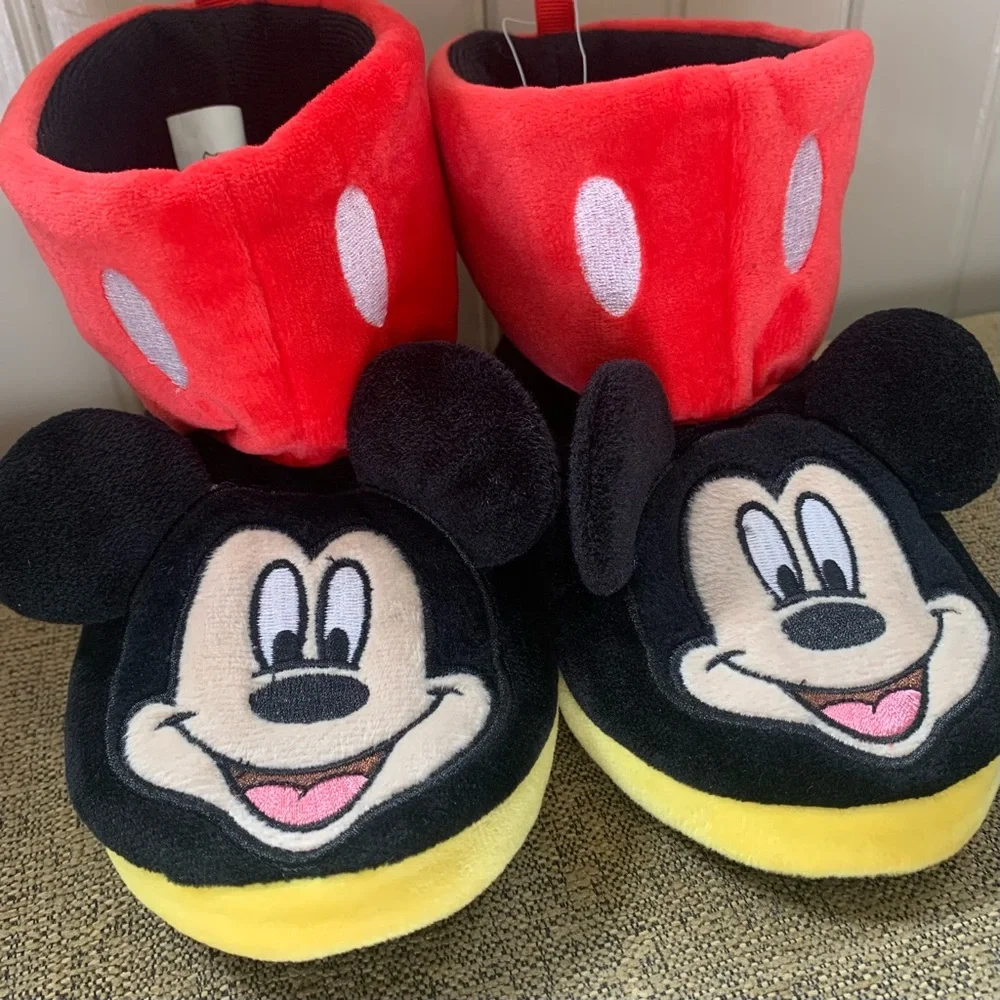 Disney Mickey Mouse Slippers Fabric Upper Size 11-12 Like New.
